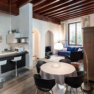Rosa Luxury , Verona Italy
