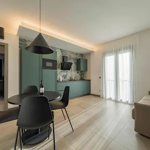 Apartmentsgarda , Garda (Verona) Italy